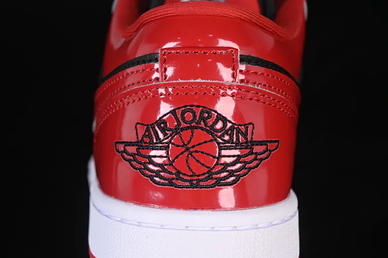 All categories Air Jordan Jordan series basketball shoes Air Jordan 1 Low G version pure original Air Jordan 1 Low AJ1 Joe 1 patent leather black and red low-top cultural casual sneakers HV4089-006